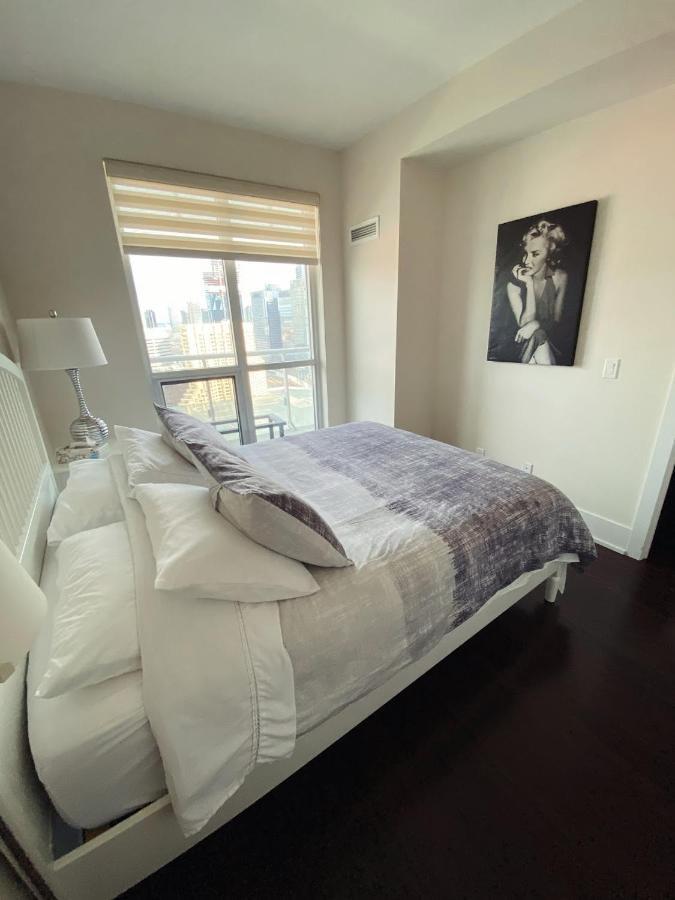 Luxury Condo On Cn Tower Toronto Zewnętrze zdjęcie